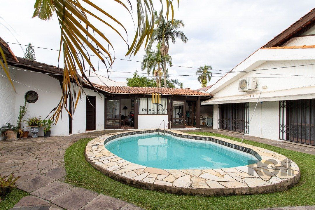 Casa 4 dormitórios no bairro Jardim Isabel