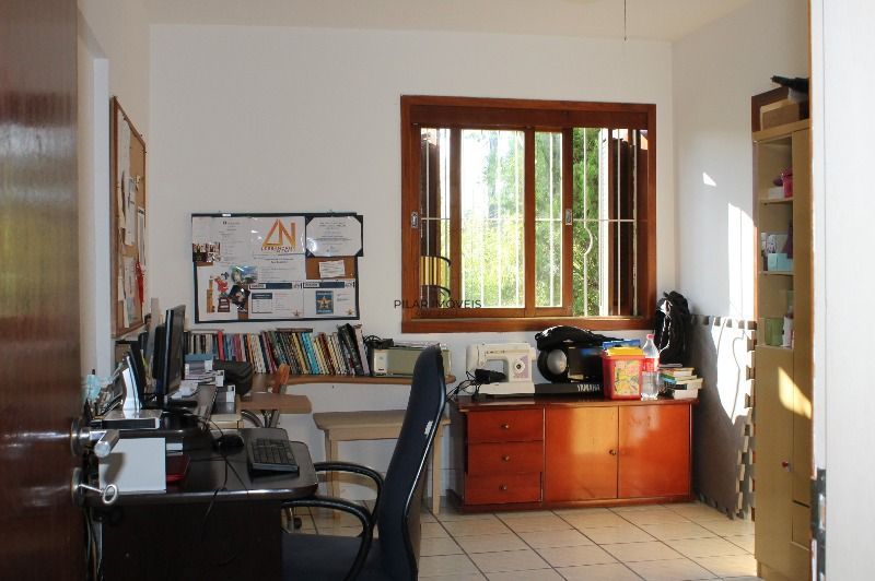 Casa para Venda - 255.68m², 4 dormitórios, sendo 1 suites, 2 vagas - Tristeza