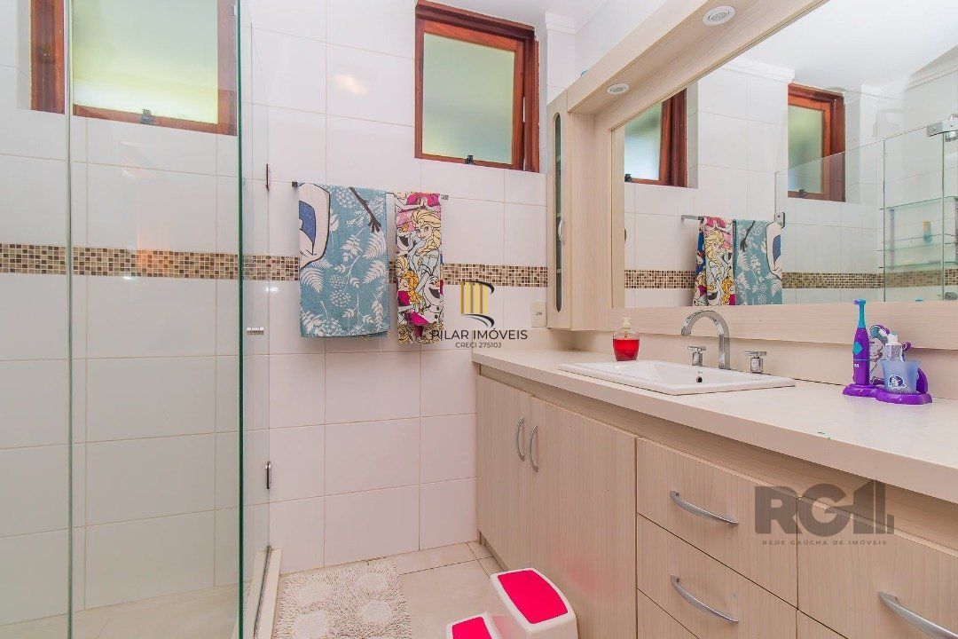 Apartamento | 03 Dorm. | Sendo 01 Suíte| Piscina | Churrasq. | Vista para o Guaíba