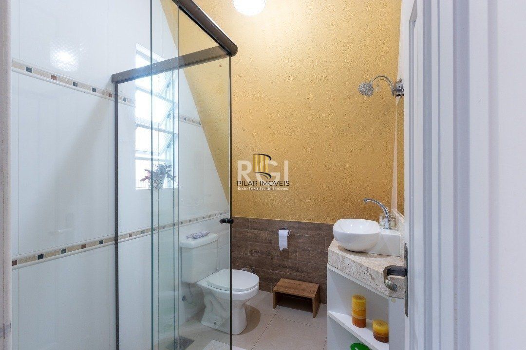 Casa para Venda - 200m², 3 dormitórios, sendo 1 suites, 2 vagas - Vila Assunção