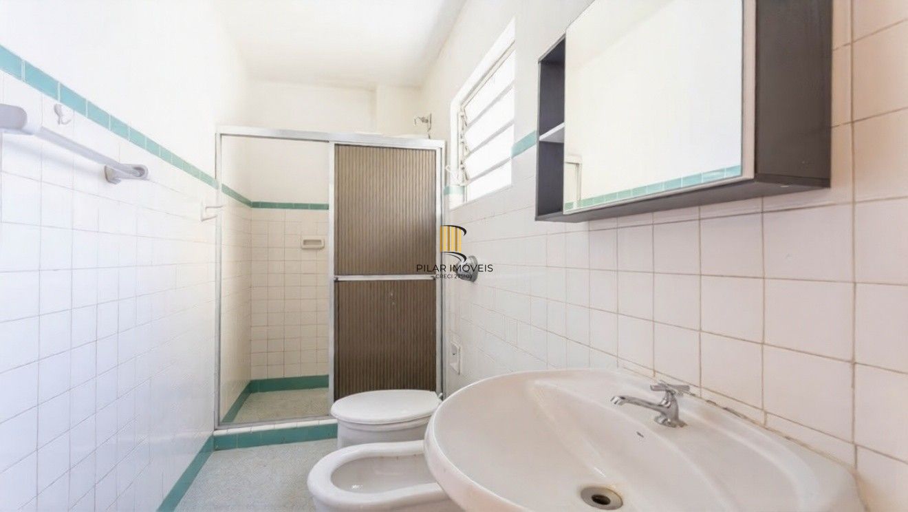 Apartamento de 1 quarto à venda no Edifício Britânia na Avenida Independência em Porto Alegre – 45,24 m² Privativos e Portaria 24h