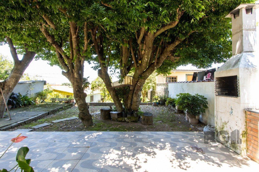 Casa 4 dormitórios no bairro Hípica