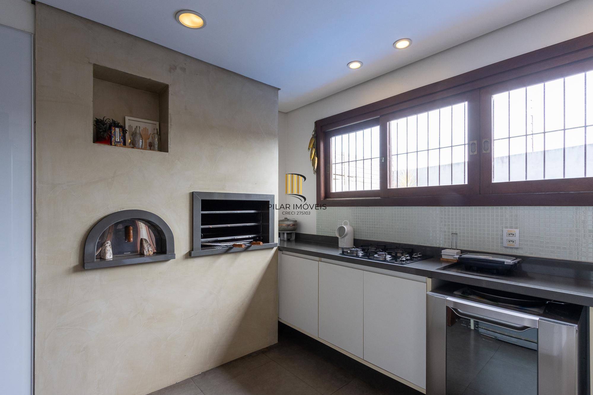 Casa com 6 quartos à venda  bairro Espírito Santo, Porto Alegre.