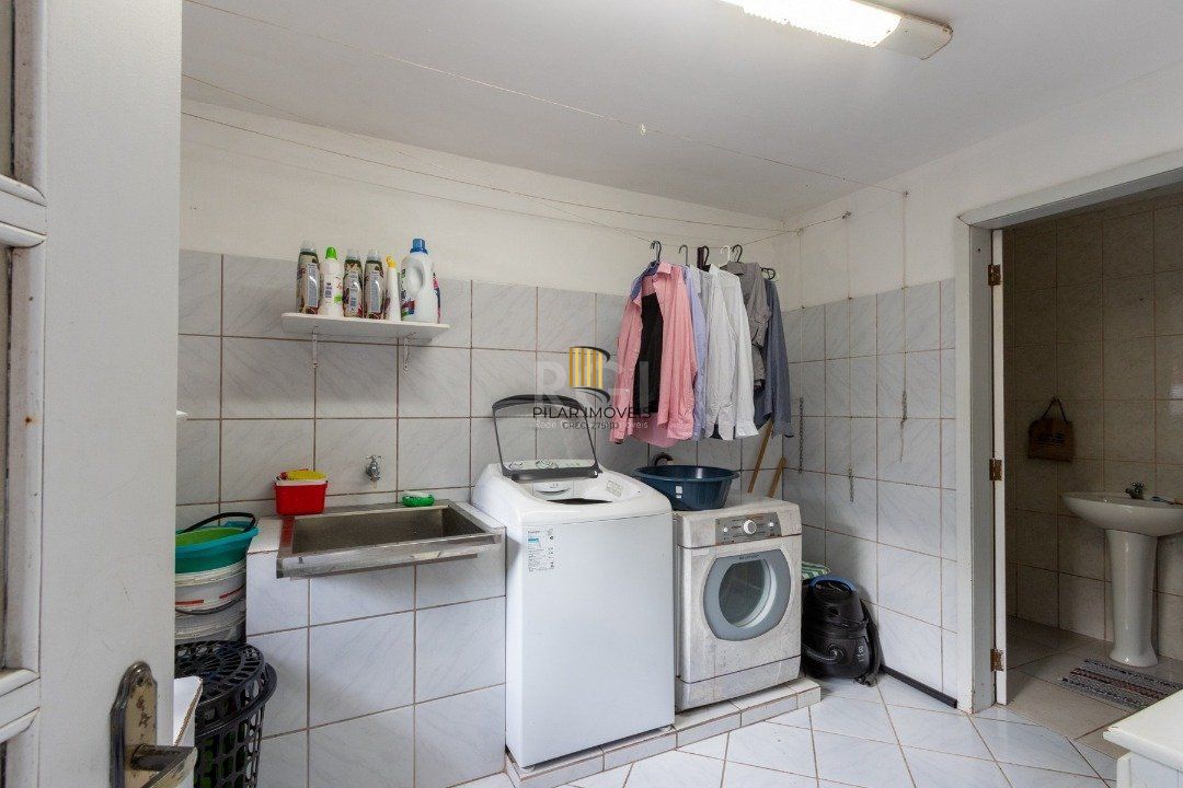 Casa para Venda - 300m², 4 dormitórios, sendo 2 suites, 4 vagas - Vila Assunção