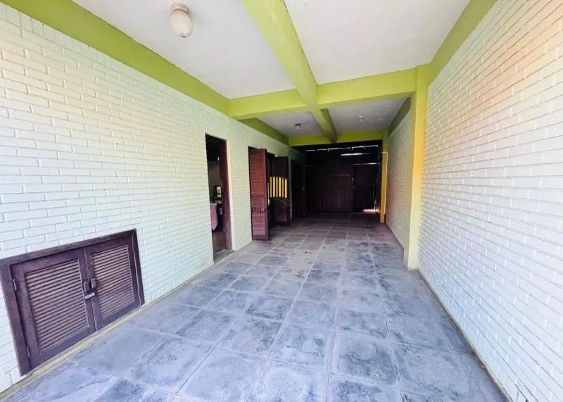 Casa 7 dormitórios no bairro Litoral