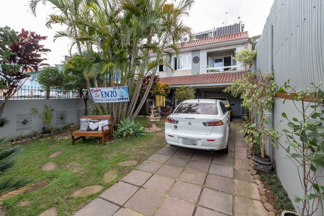 Casa para Venda com 3 dormitórios, sendo 1 suites e 4 vagas no bairro Ipanema