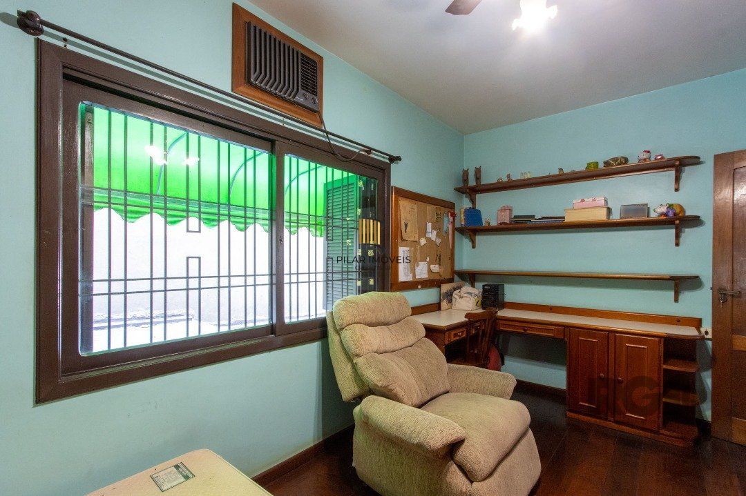 Casa para Venda - 500m², 4 dormitórios, sendo 1 suites, 4 vagas - Coronel Aparício Borges
