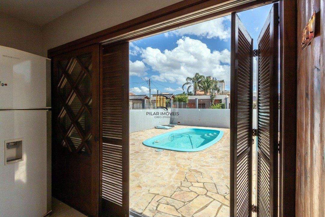 Casa para Venda - 451.63m², 5 dormitórios, sendo 1 suites, 4 vagas - Cristal