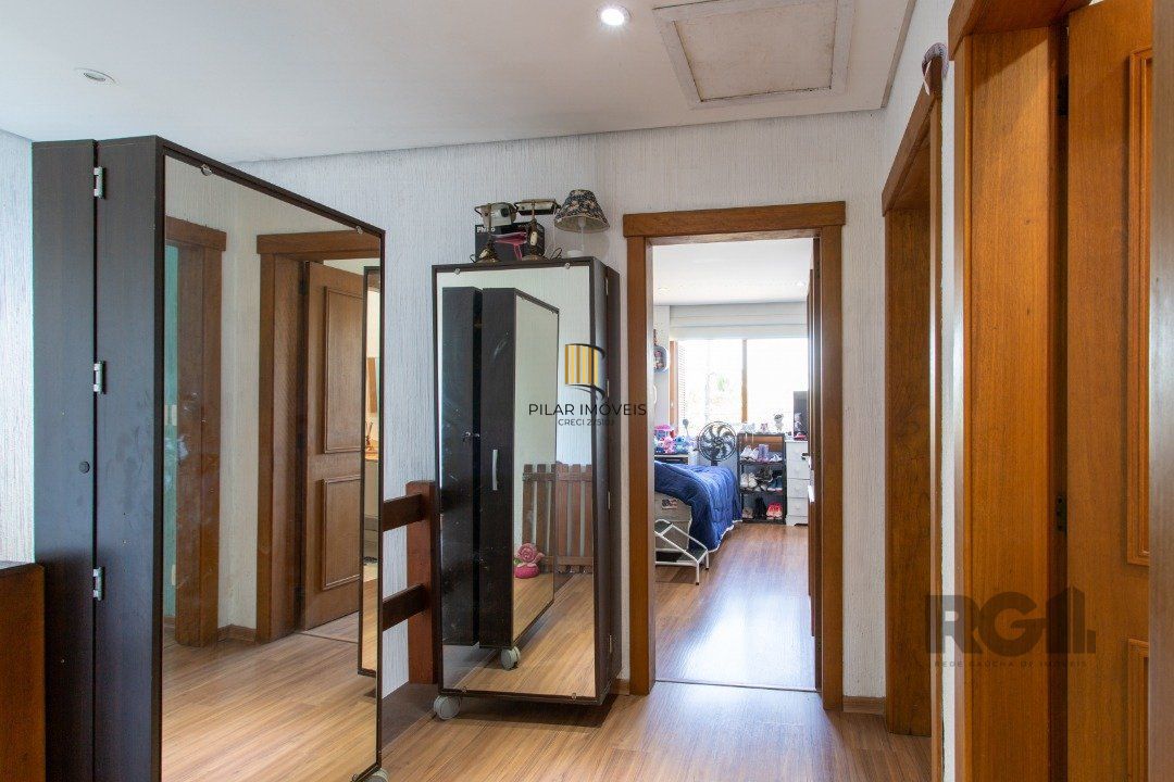 Casa de Condomínio 4 dormitórios no bairro Belém Novo