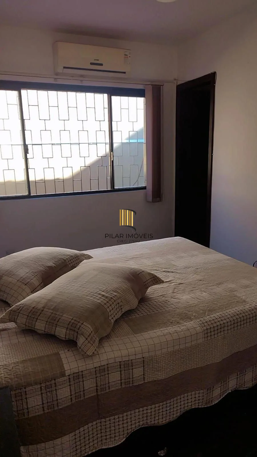 Casa 4 dormitórios no bairro Vila Nova
