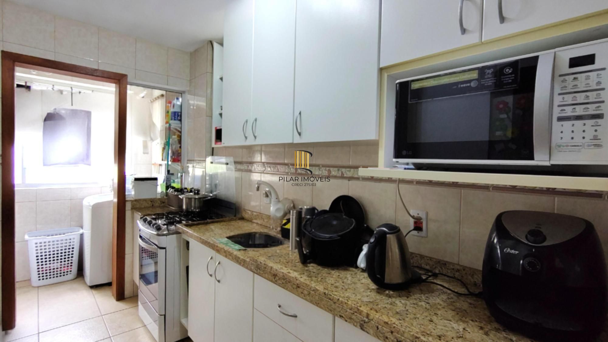 Apartamento de 2 dormitórios, 1 banheiro no bairro Trsiteza.