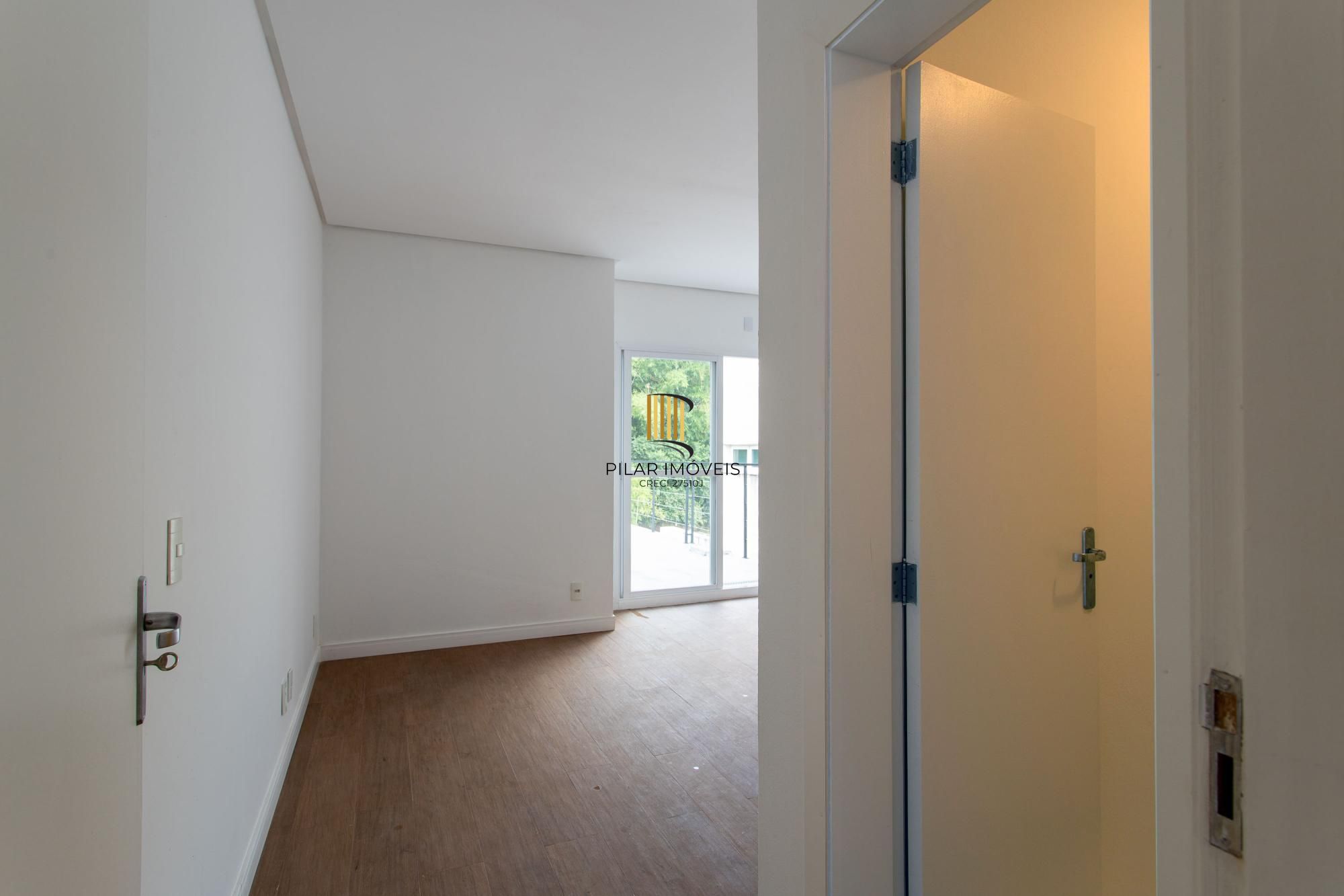 Casa em condomínio no Terra Ville  .Esta casa de alto padrão, dispõe de 4 suítes