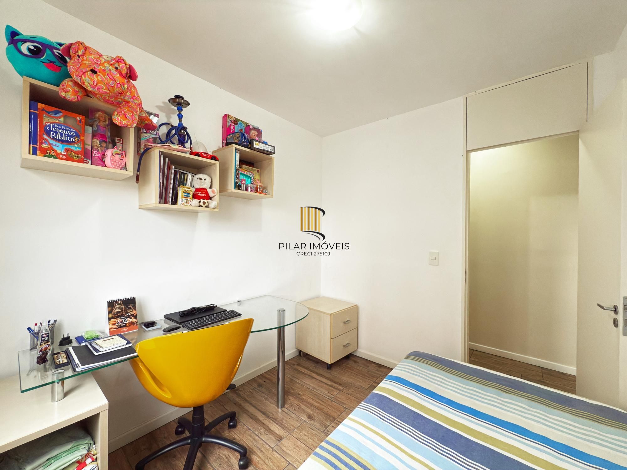 Apartamento de 3 dormitórios, 1 suíte e 2 vagas de garagem cobertas.