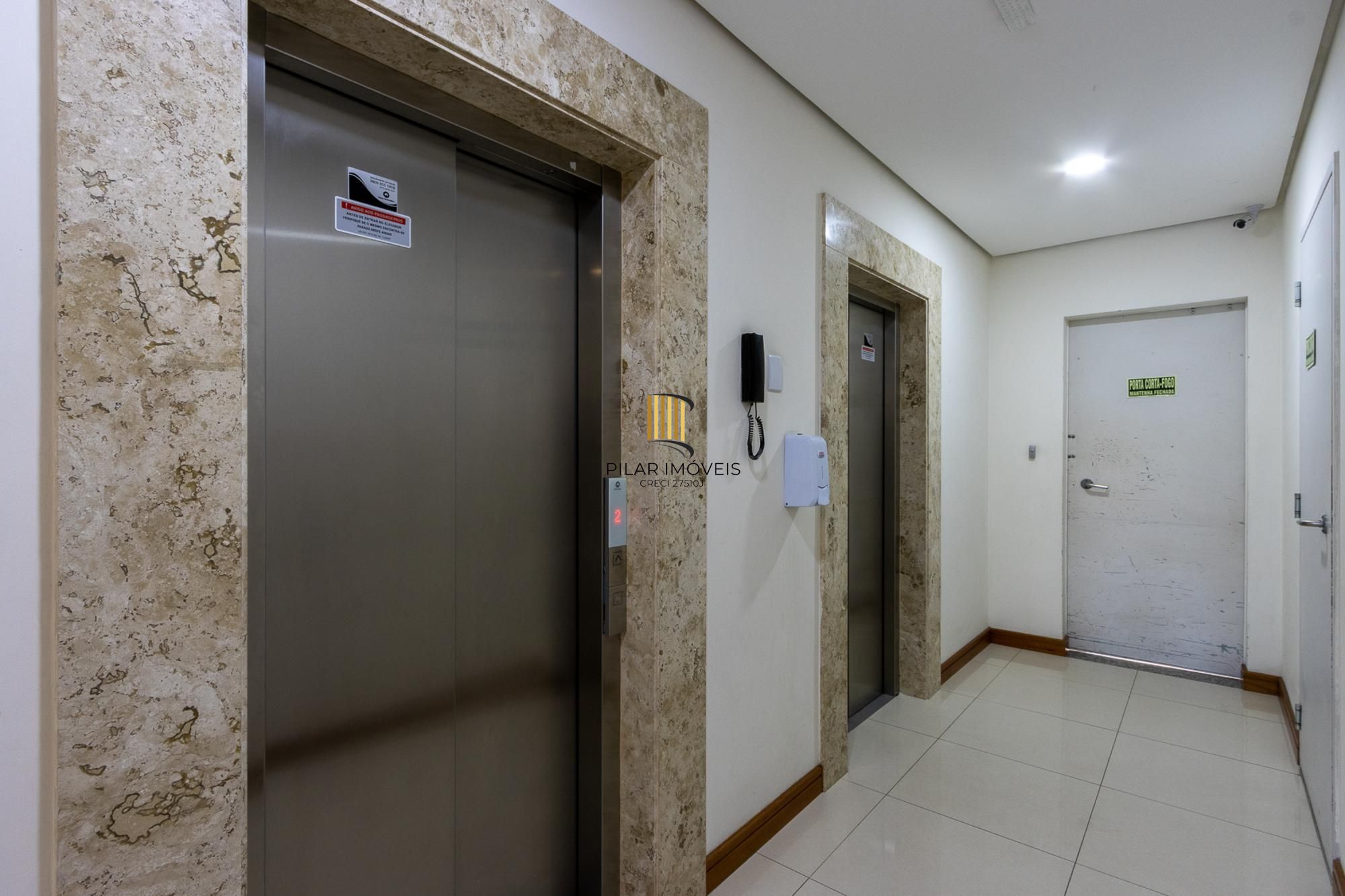 Apartamento de 62m²,  2 dormitórios com suíte, churrasqueira, vaga coberta, infraestrutura completa, na zona sul de Porto Alegre.