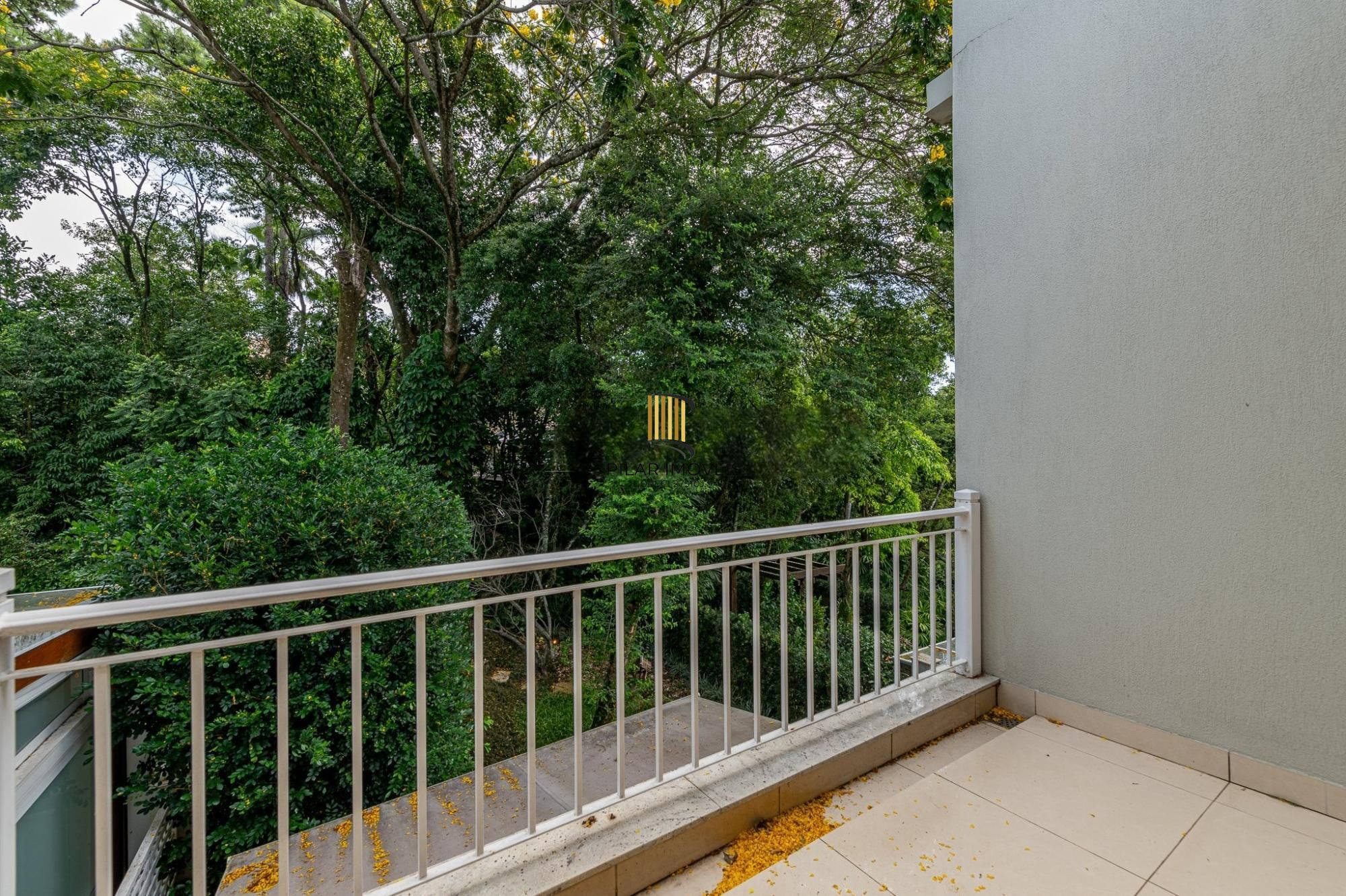 Casa de 4 dormitórios no bairro Três Figueiras