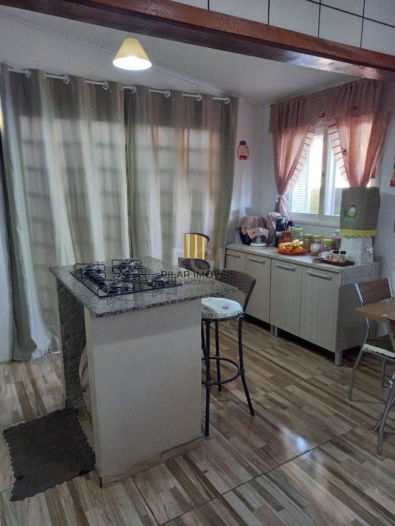 Casa 4 dormitórios no bairro Hípica