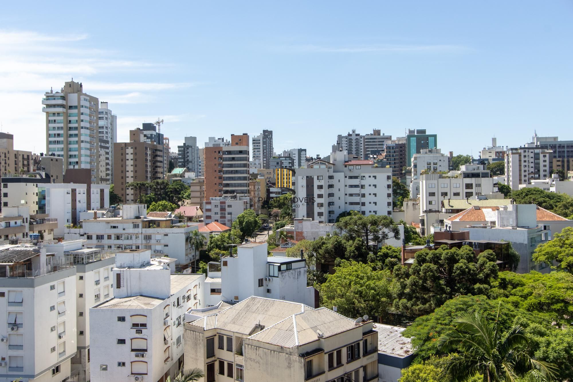 Cobertura com 2 dormitórios, incluindo 1 suíte.