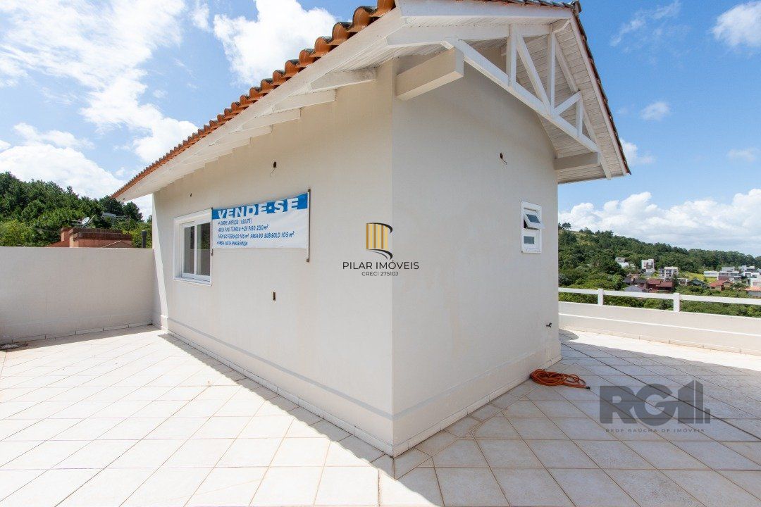 Sobrado novo,  4 quartos (1 suite), 440m² privativos - Bairro Guarujá