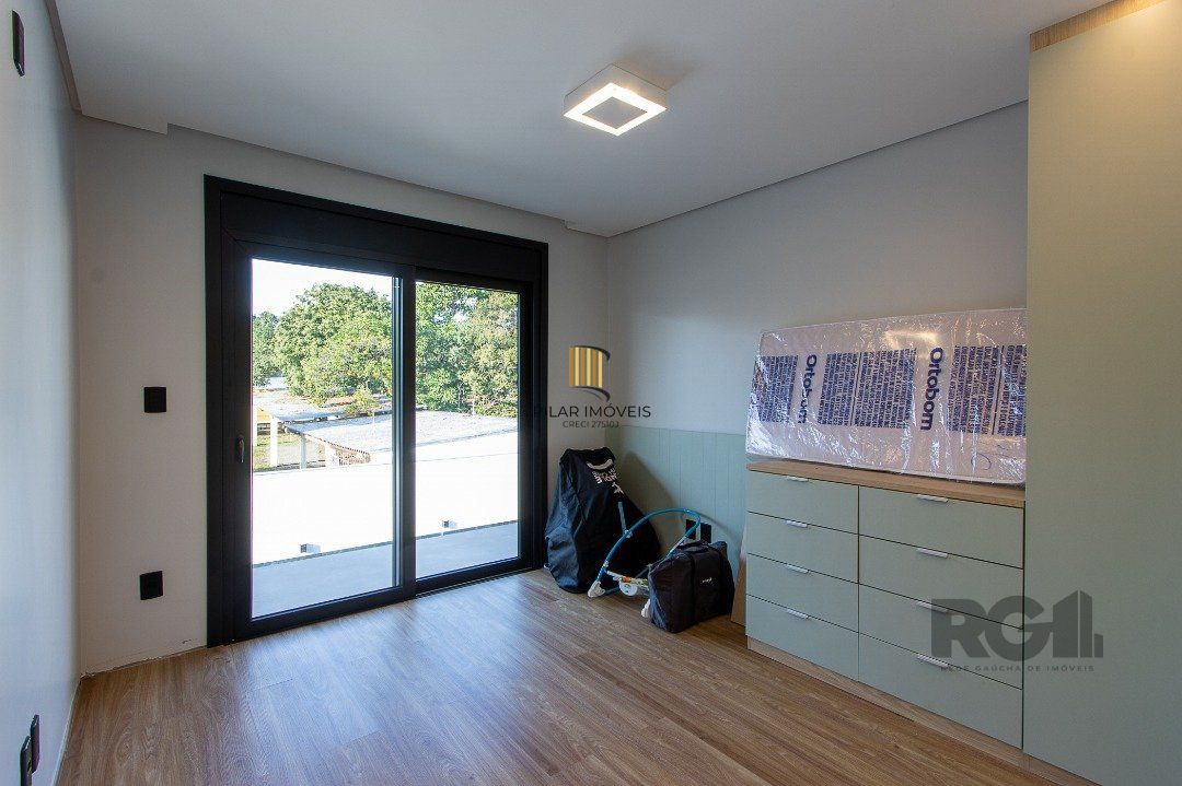 Casa 3 dormitórios no bairro Medianeira