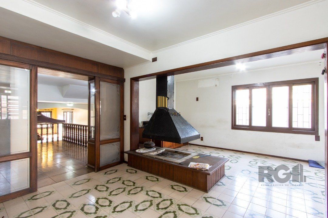 Casa para Venda - 72.6m², 4 dormitórios, sendo 1 suites, 6 vagas - Camaquã