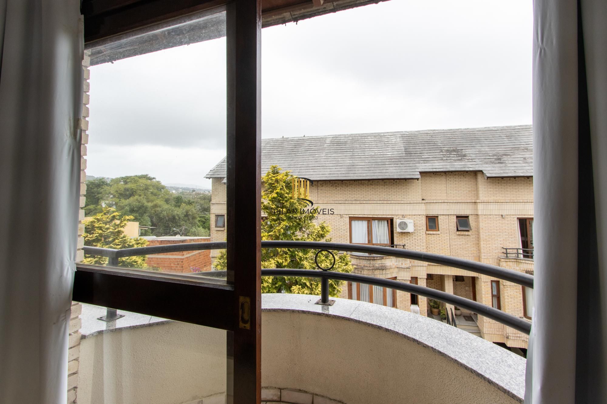 Casa de Condomínio 3 dormitórios no bairro Cristal