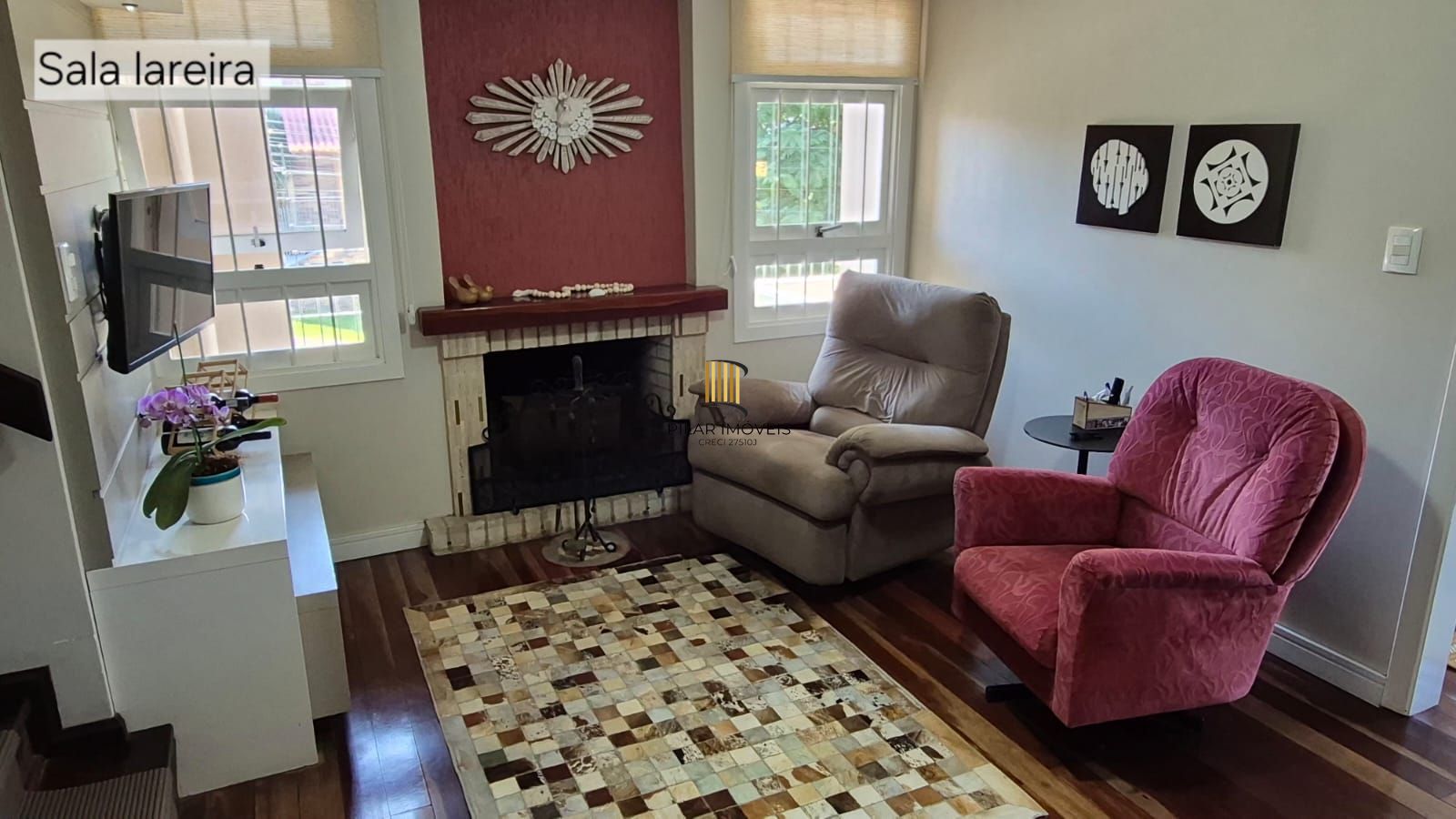 Excelente casa de 4 dormitórios, 1 suíte e 2 vagas em Novo Hamburgo.