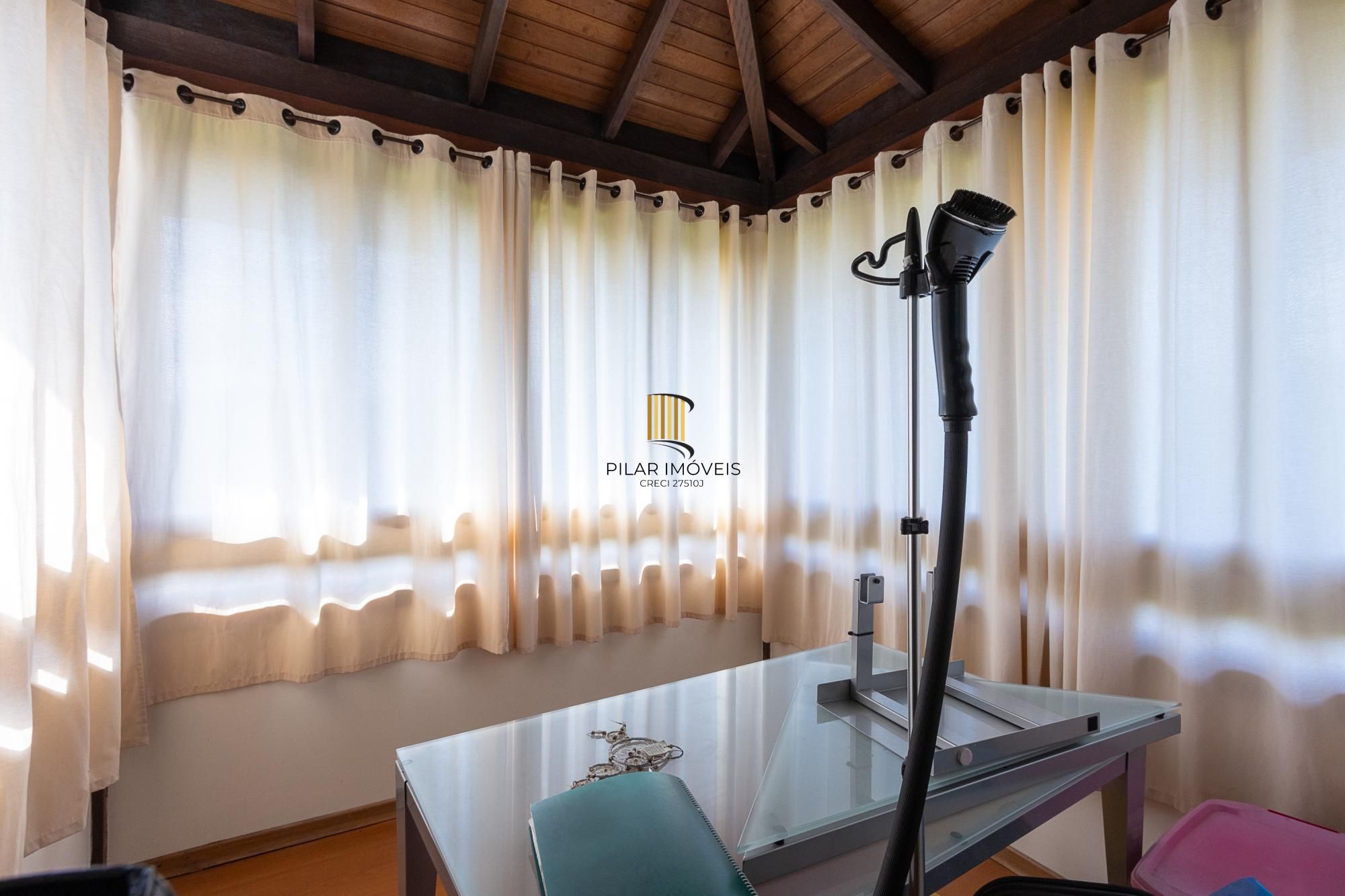 Casa em condomínio á venda com 6 dormitórios em Porto Alegre