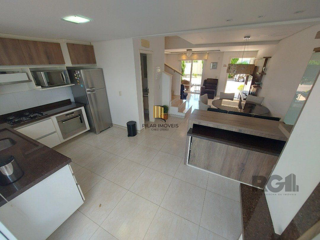 Casa em Condomínio Fechado com 3 quartos e 150m² privativos