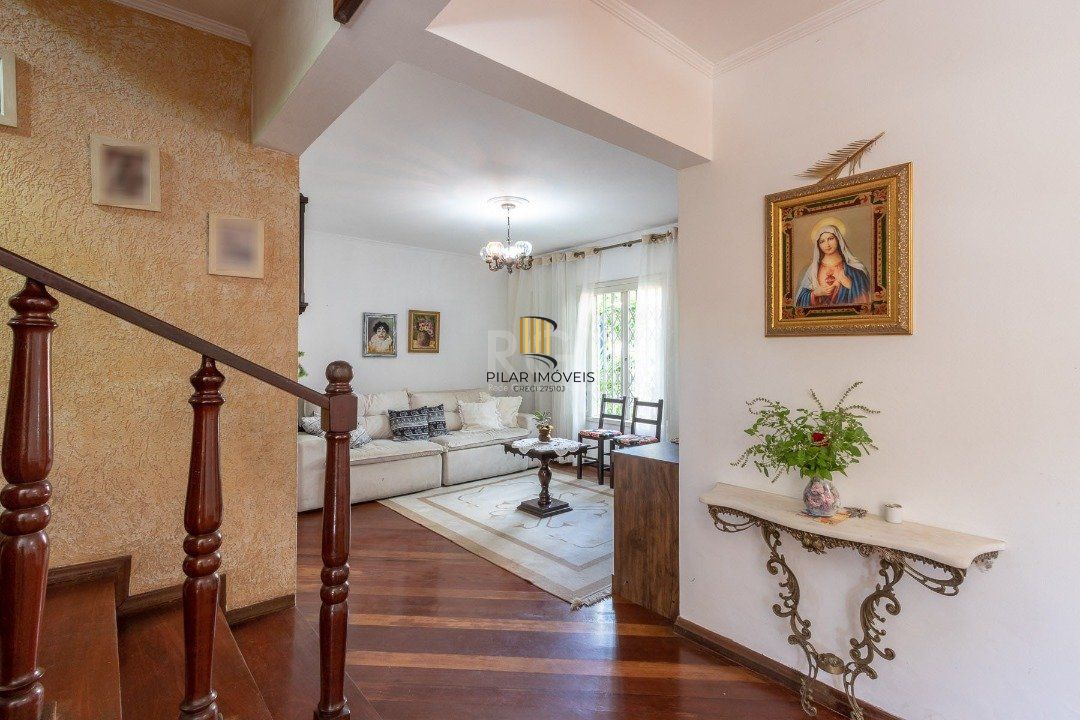 Casa para Venda - 280m², 3 dormitórios, sendo 1 suites, 2 vagas - Nonoai