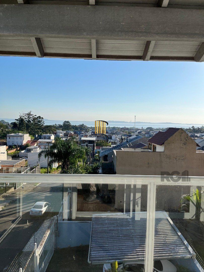 Sobrado com vista para o Rio,  3 quartos, suite, pátio - Guarujá