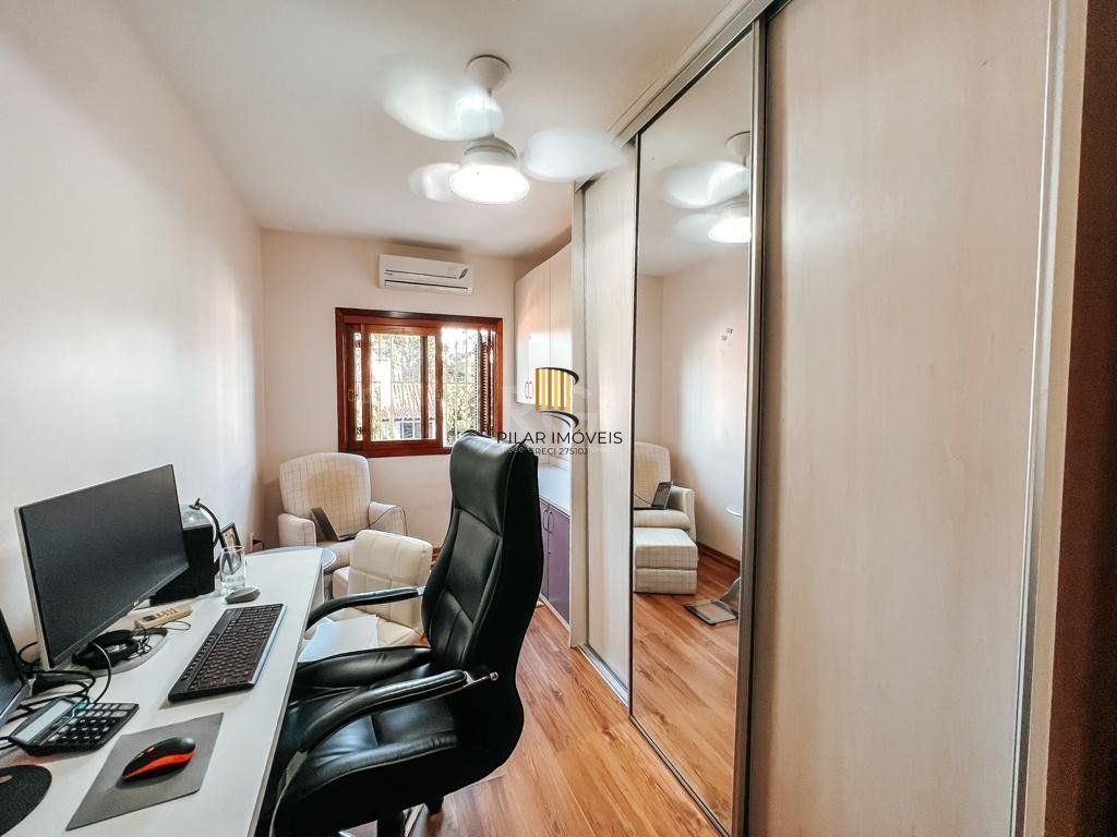 Excelente casa a venda no bairro Tristeza, para o lado do Rio!