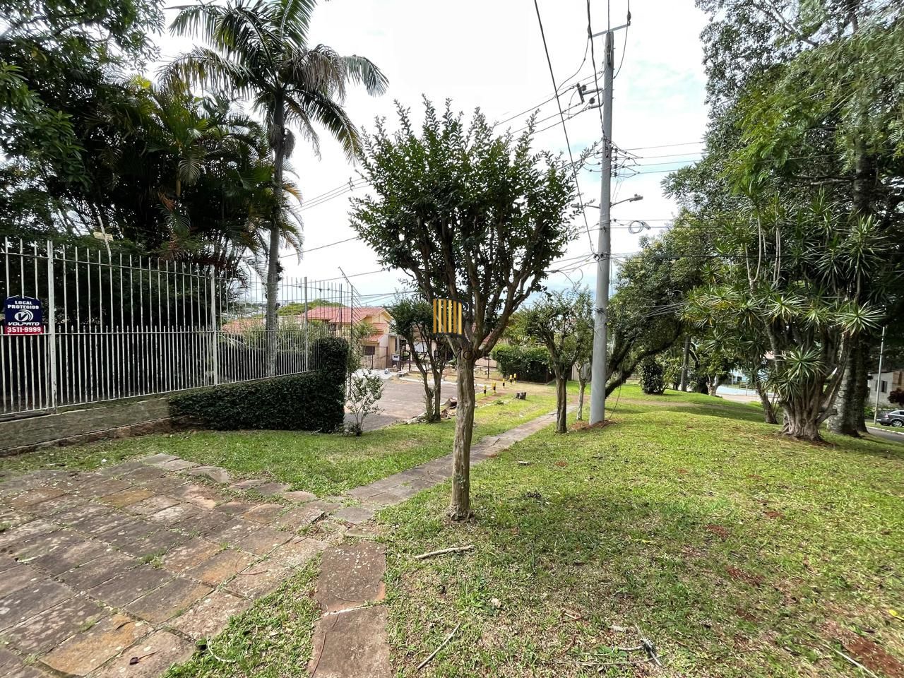 Casa 03 dormitórios,  287m² privativos Bairro Santa Tereza!