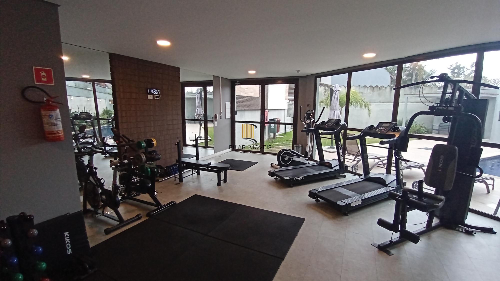 Apartamento com 3 dormitórios e 2 vagas, no bairro Ipanema