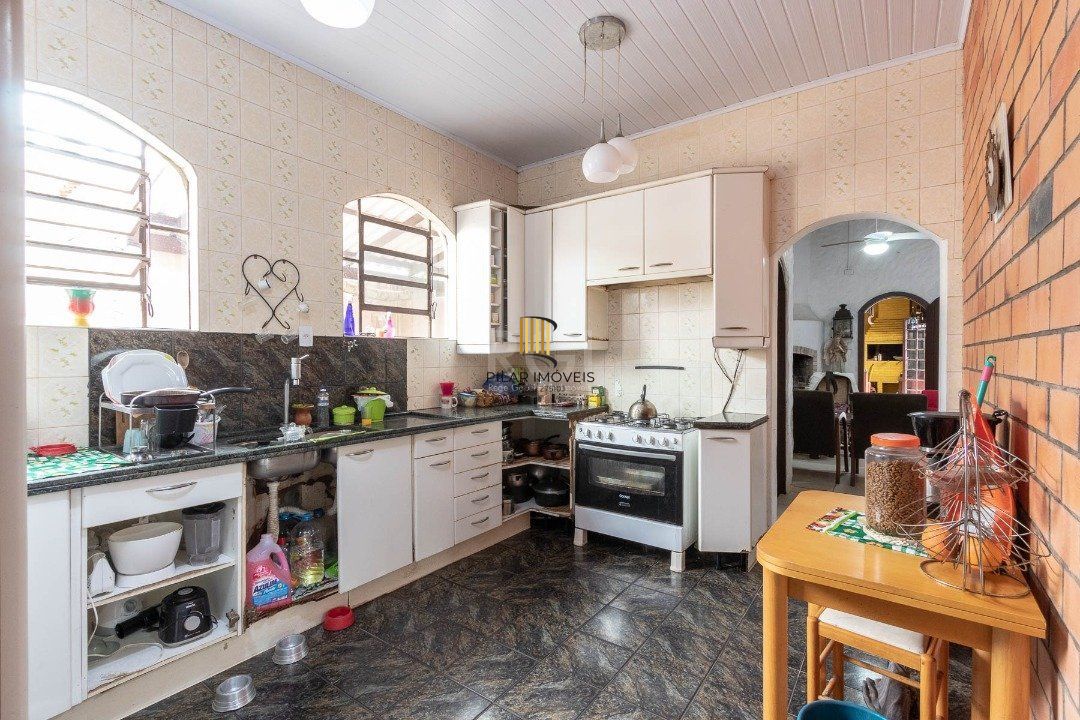 Casa para Venda - 380m², 3 dormitórios, sendo 1 suites, 3 vagas - Tristeza
