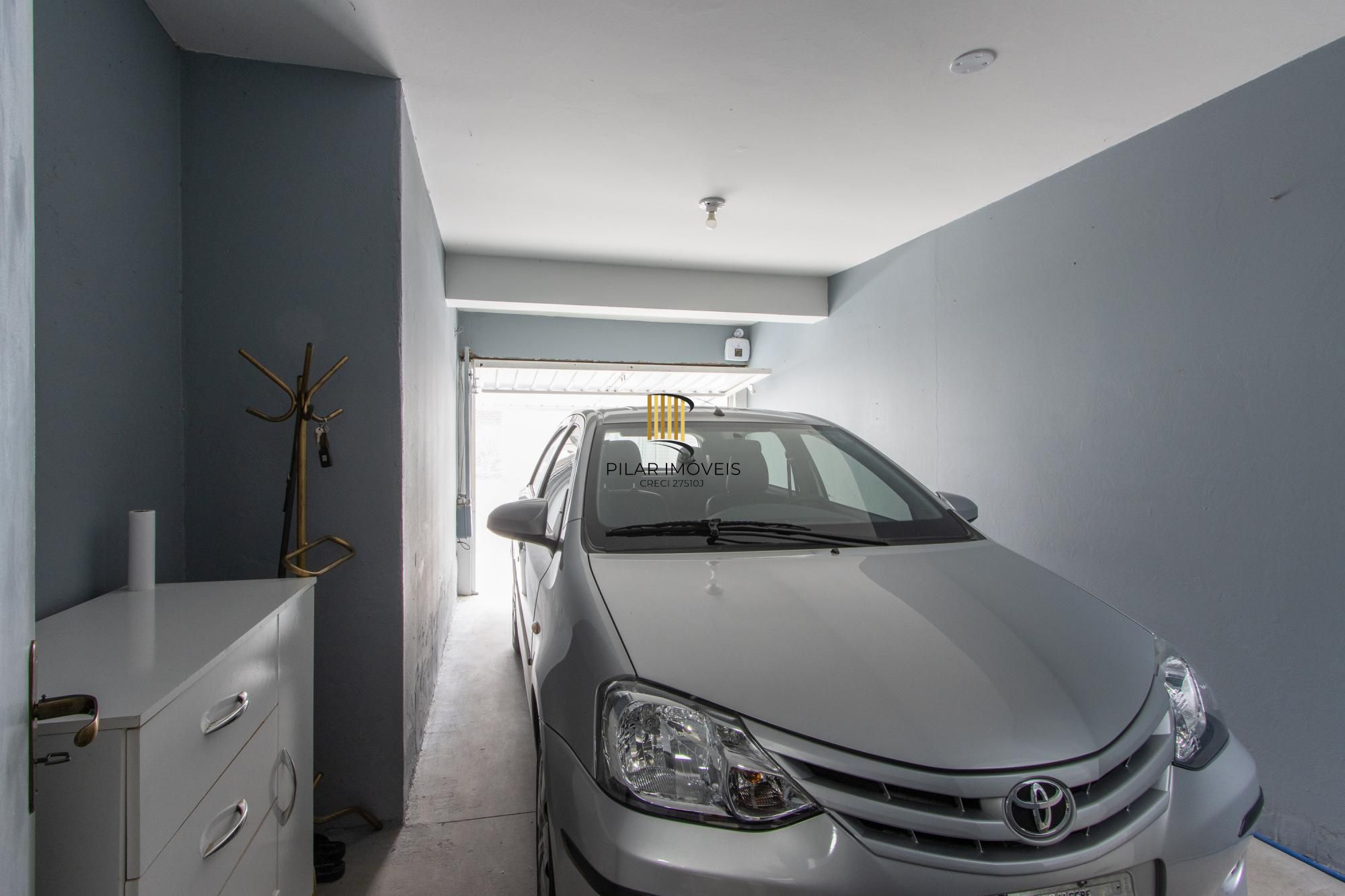 Casa TODA Reformada à Venda  – Mobiliada