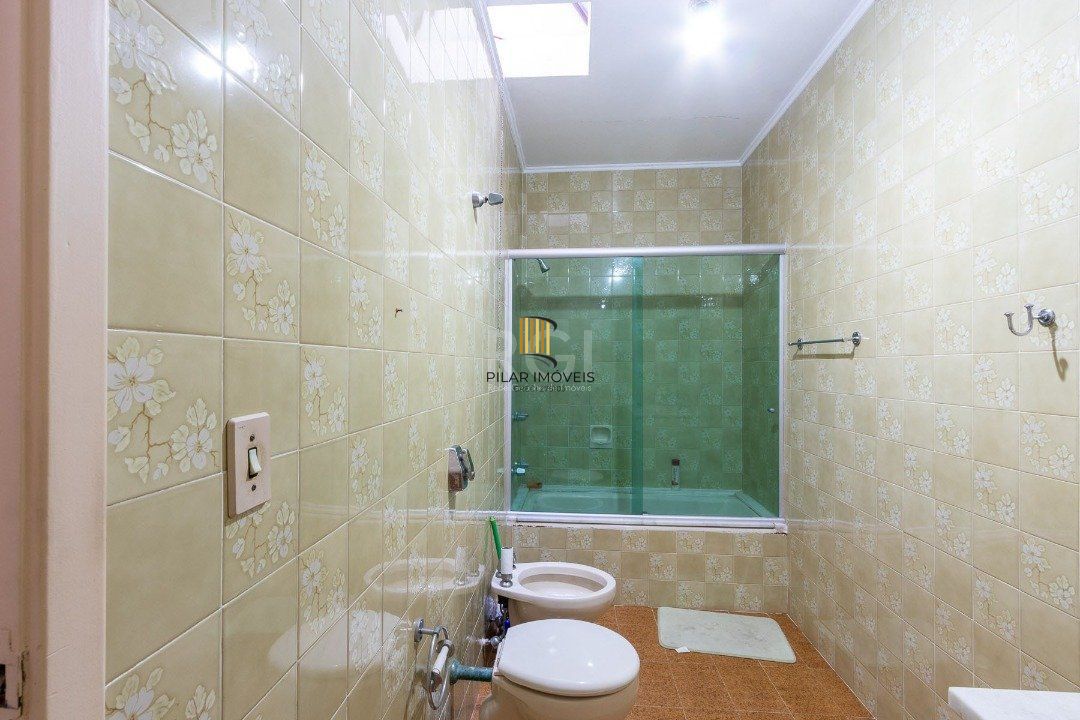 Casa para Venda - 400m², 5 dormitórios, sendo 2 suites, 4 vagas - Vila Assunção