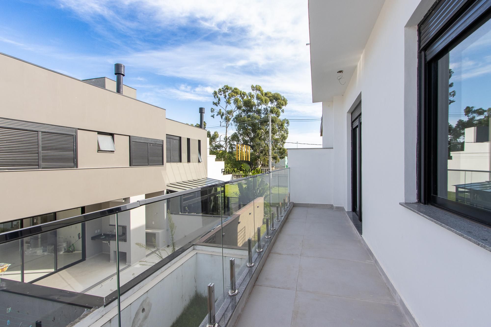 Casa de condomínio, 3 dormitórios, 3 suítes.