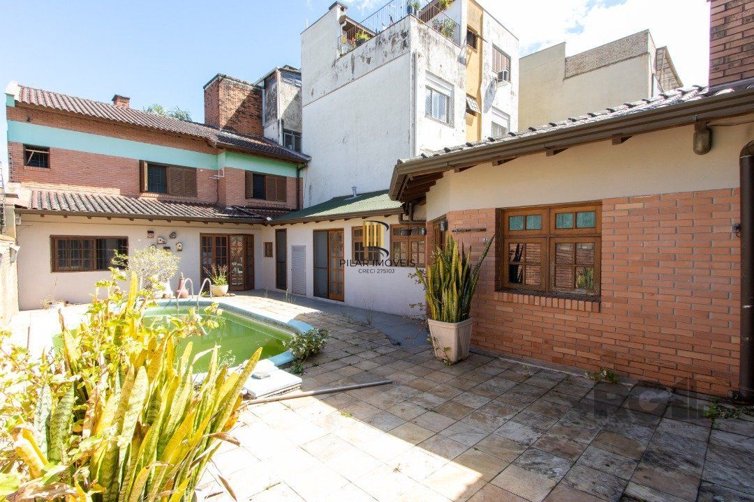 Casa 5 dormitórios no bairro Nonoai