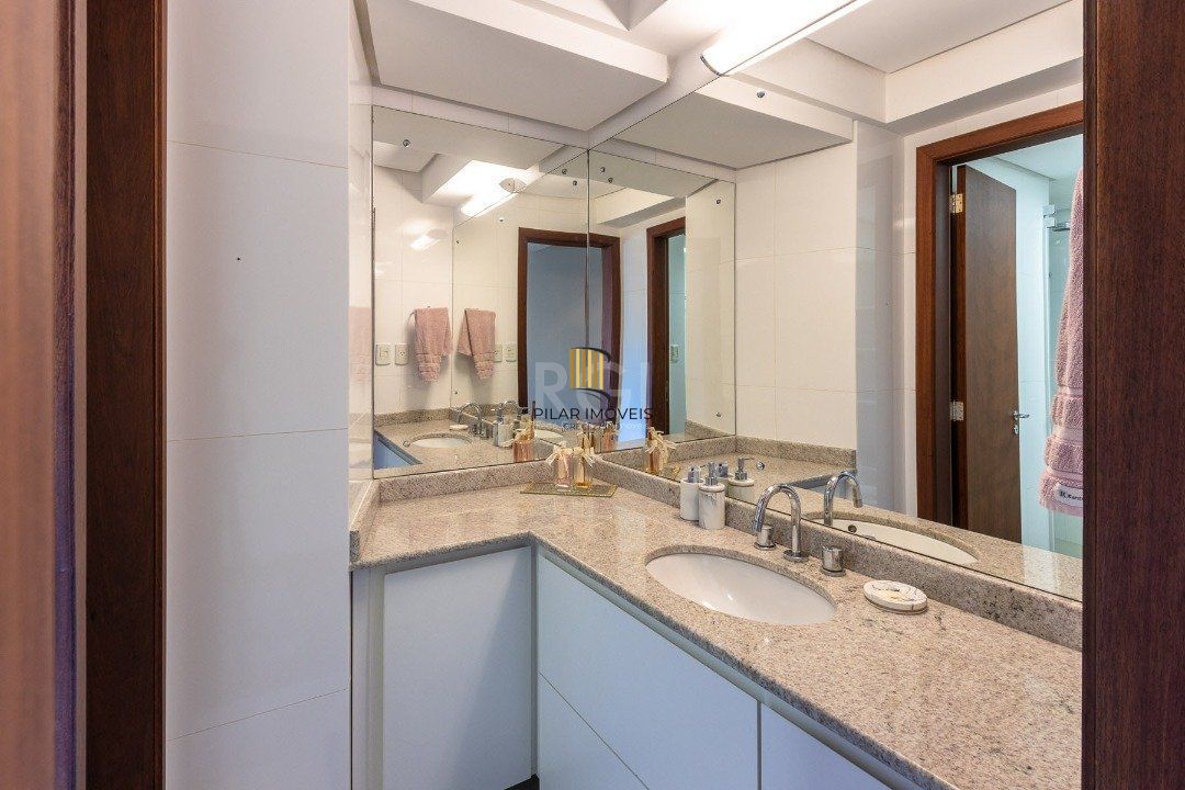 Cobertura para Venda - 444.3m², 3 dormitórios, sendo 1 suites, 4 vagas - Tristeza