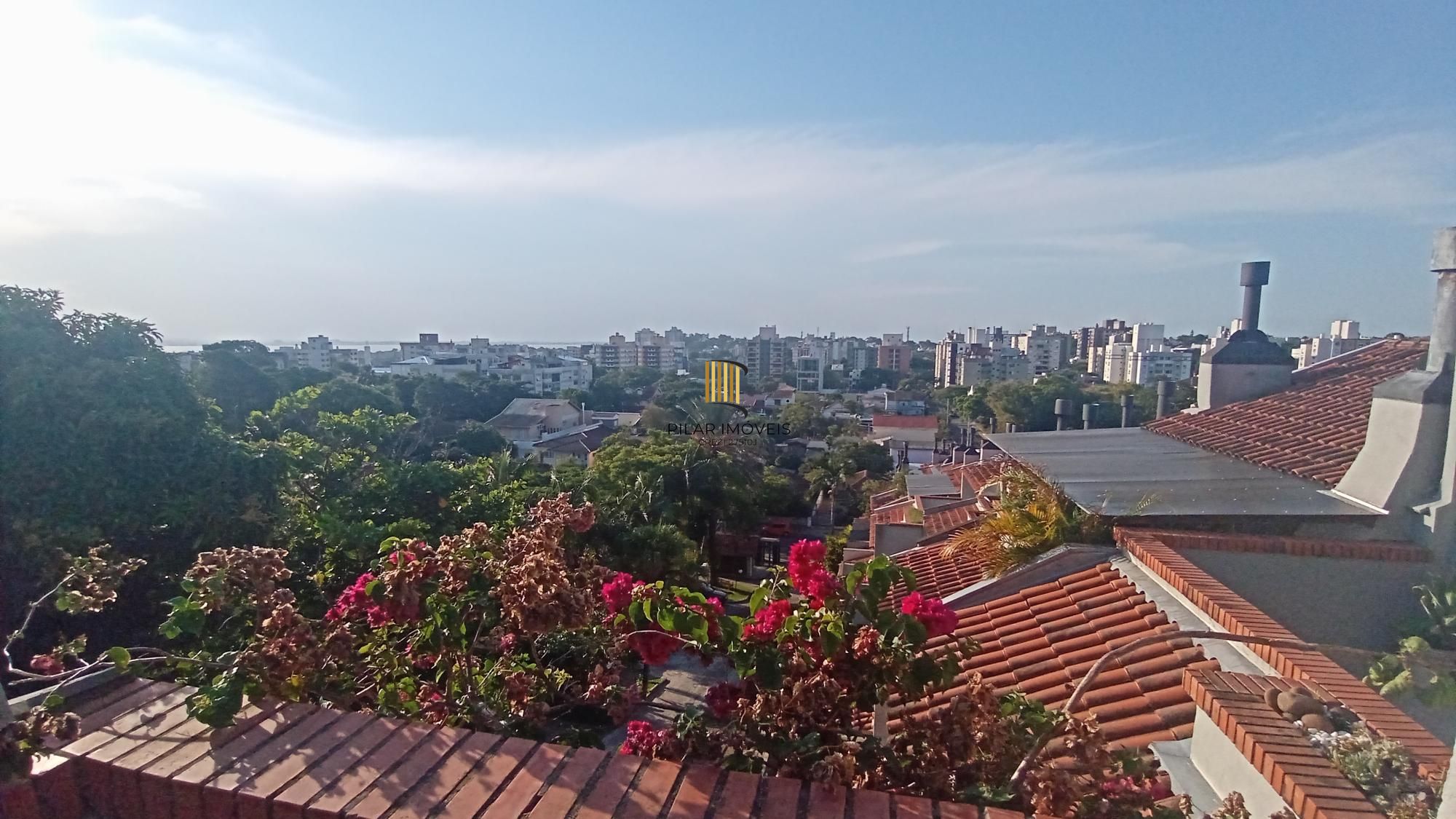 Casa de Condomínio com 3 Suítes, no bairro Tristeza
