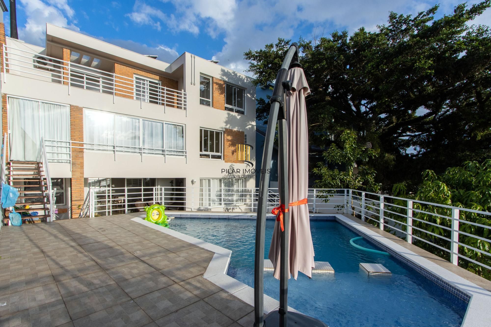 Casa 4 dormitórios com elevador