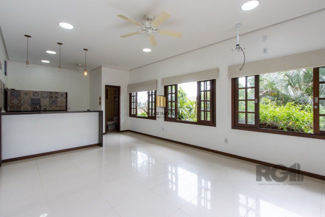 Casa 4 dormitórios no bairro Espírito Santo