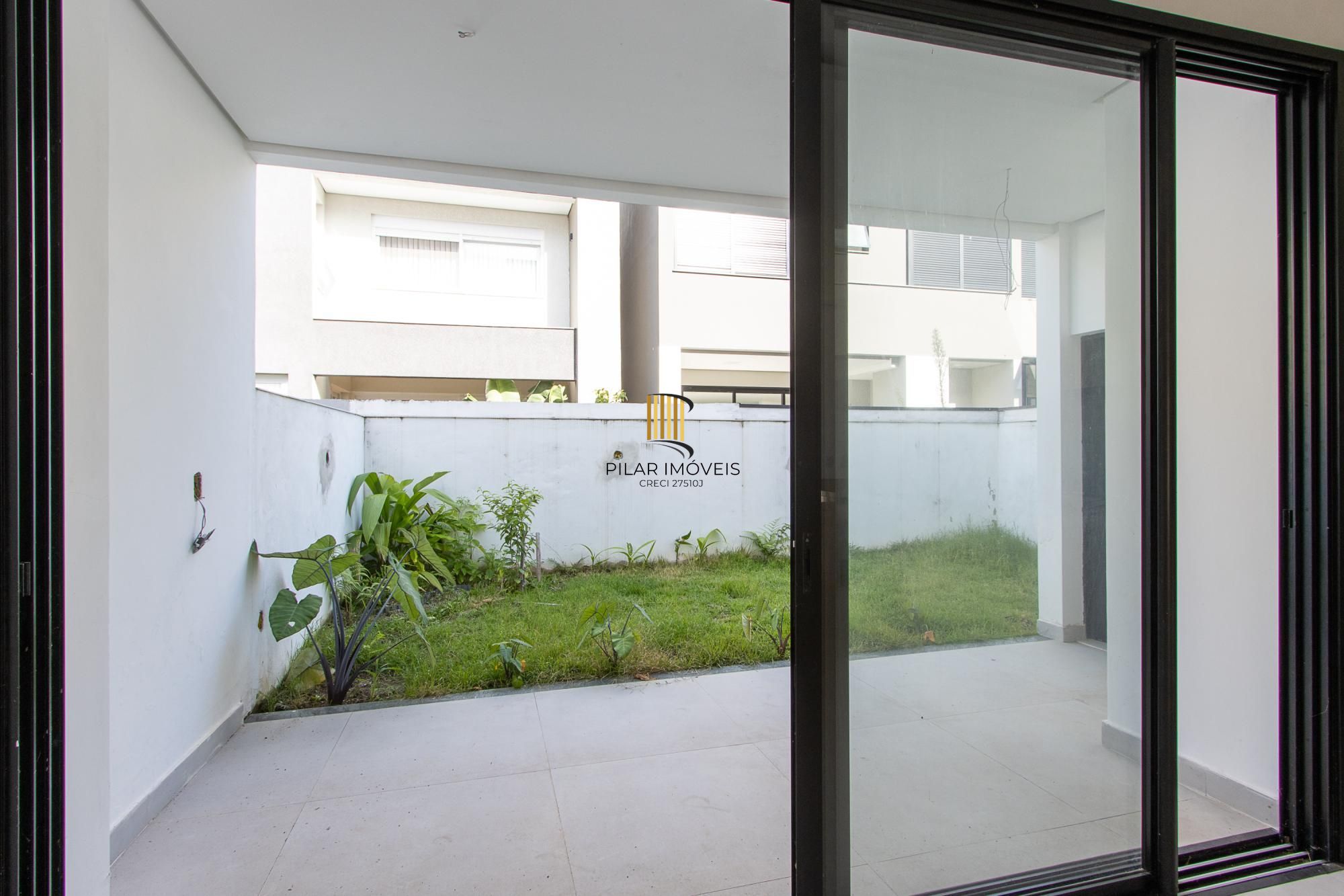 Casa de condomínio, 3 dormitórios, 3 suítes.