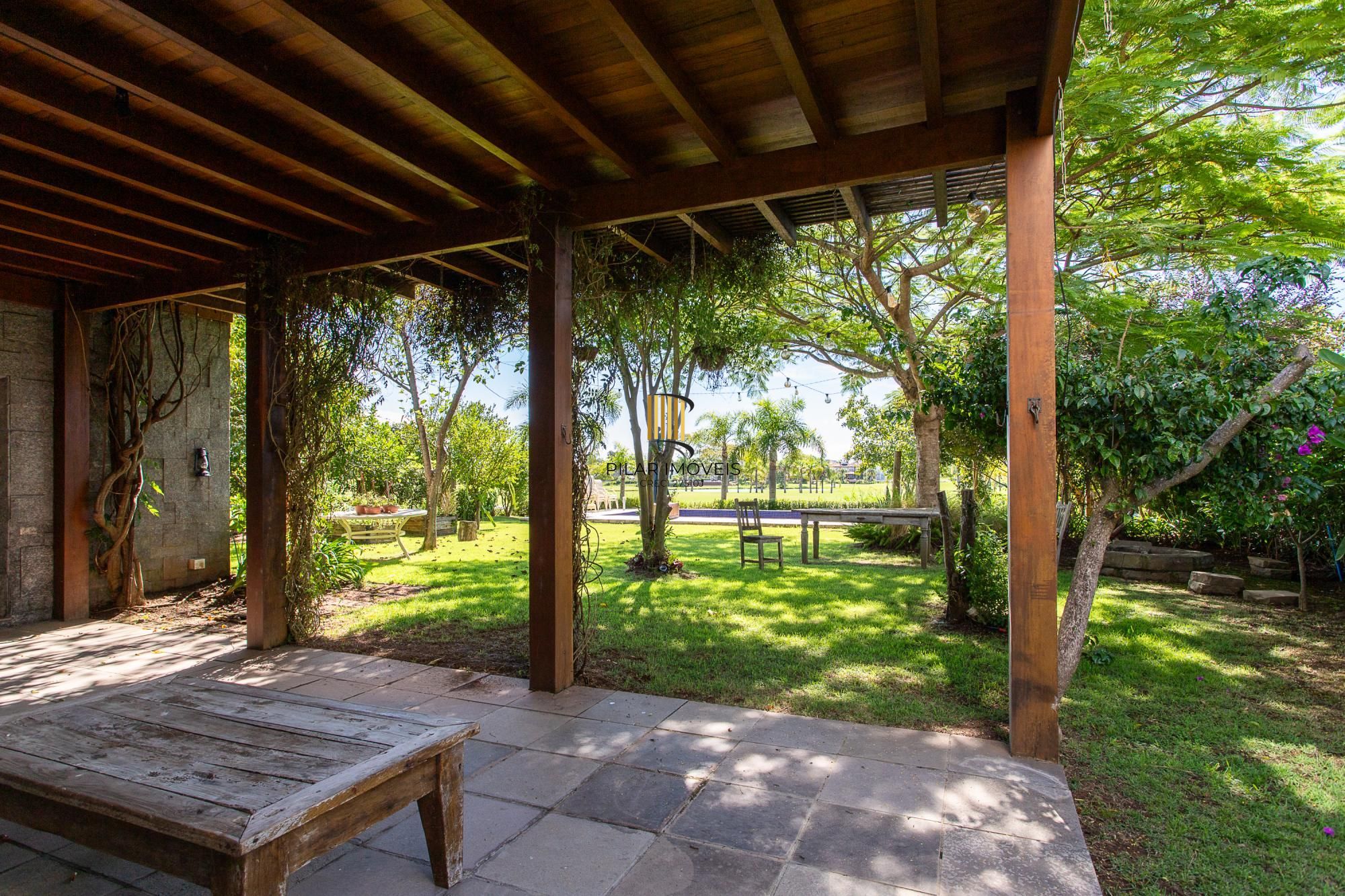 Casa de Condomínio 4 dormitórios no bairro Terraville