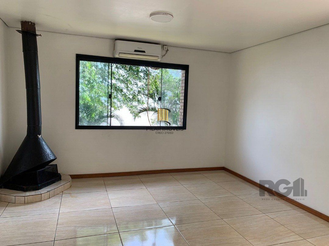 AMPLA CASA COM PRAIA PRIVATIVA NA ZONA SUL DE POA