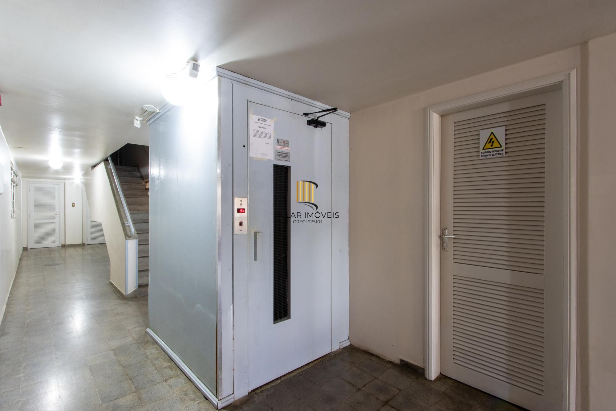 Apartamento de 3 dormitórios com uma vaga de garagem à venda no bairro Menino Deus – Porto Alegre