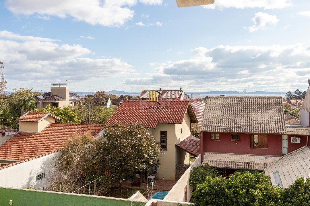 Casa para Venda - 342m², 3 dormitórios, sendo 2 suites, 2 vagas - Espírito Santo