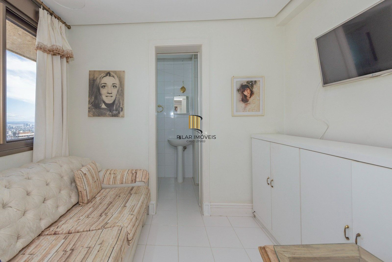 Clássica Cobertura, 600m2 privativos, 4 Dormitórios Sendo 3 Suítes!