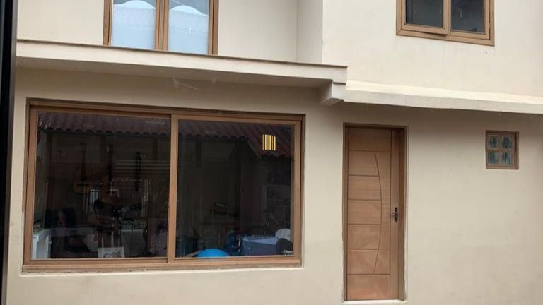 Casa 5 dormitórios no bairro Jardim Algarve