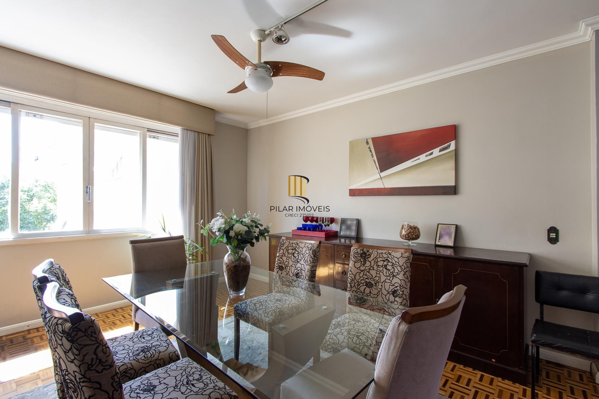 Apartamento 3 dormitorios com 168,65m2 privativos e uma vaga..